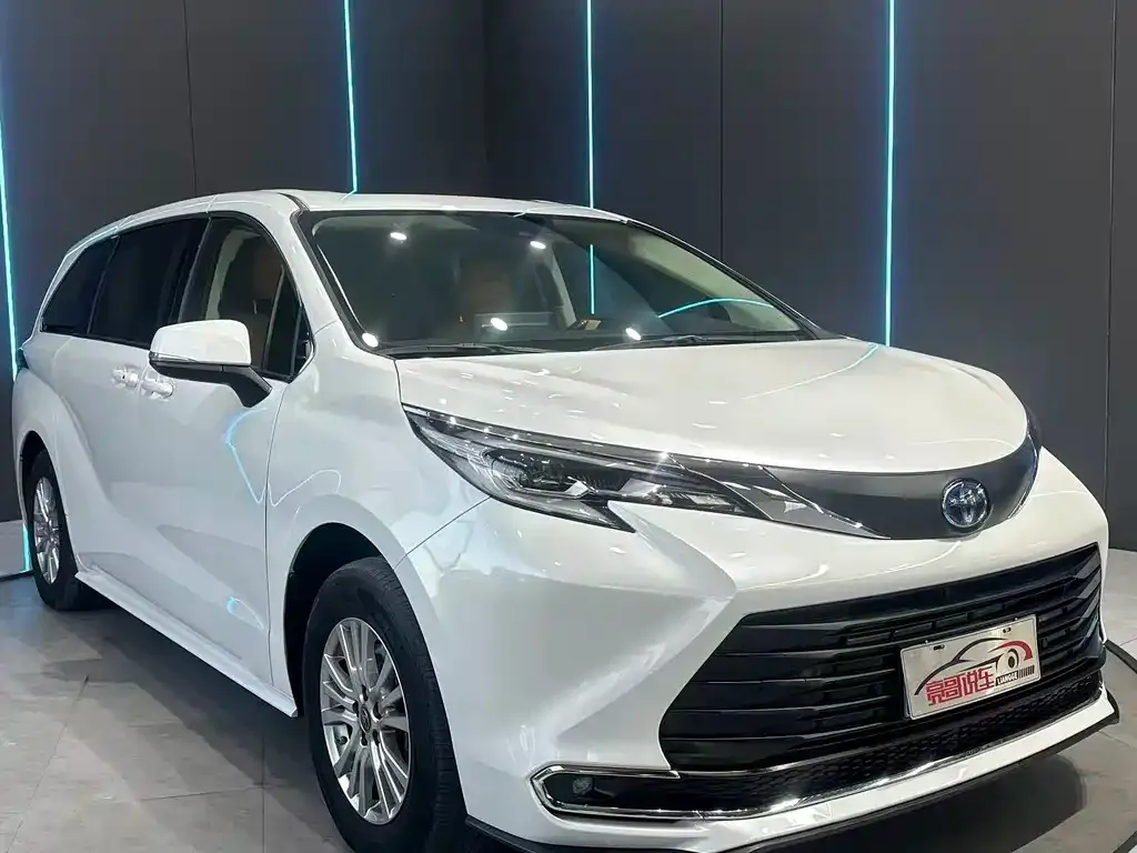 Toyota Sienna 2022 из CN, фото 3