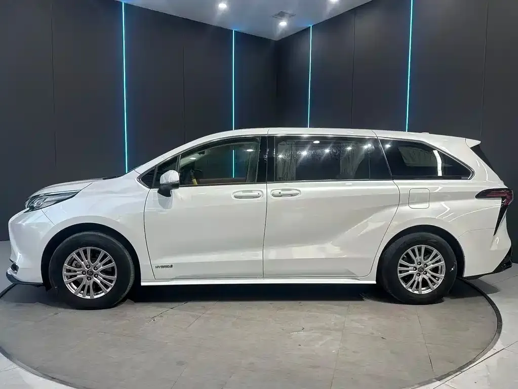 Toyota Sienna 2022 из CN, фото 5
