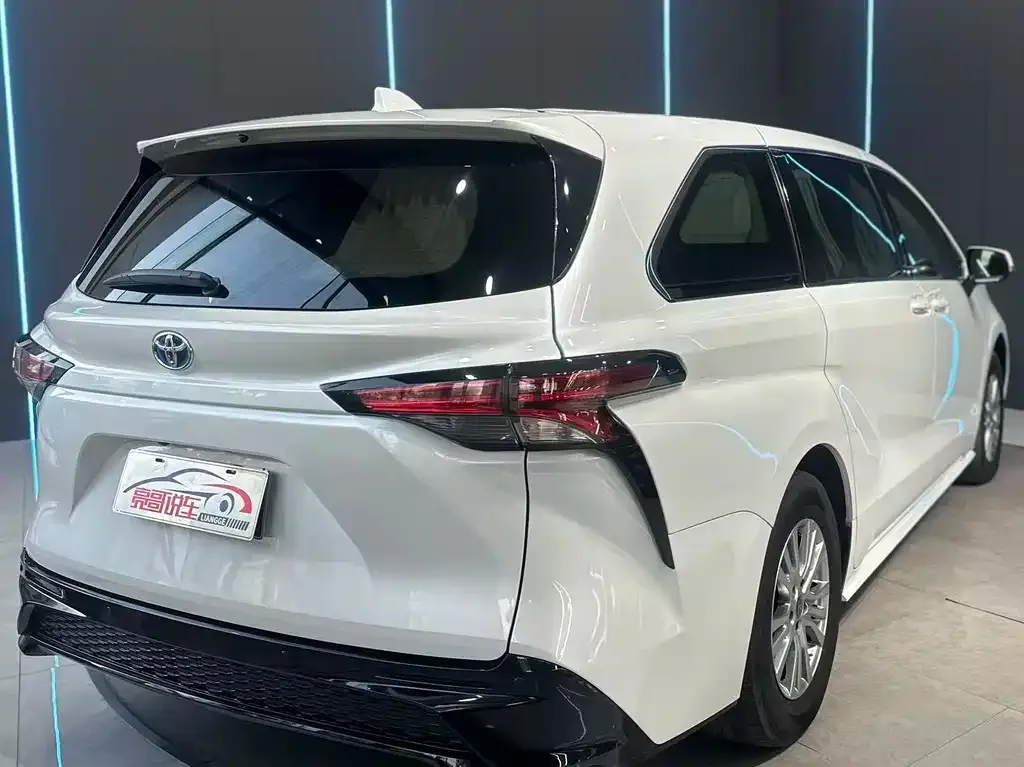 Toyota Sienna 2022 из CN, фото 6