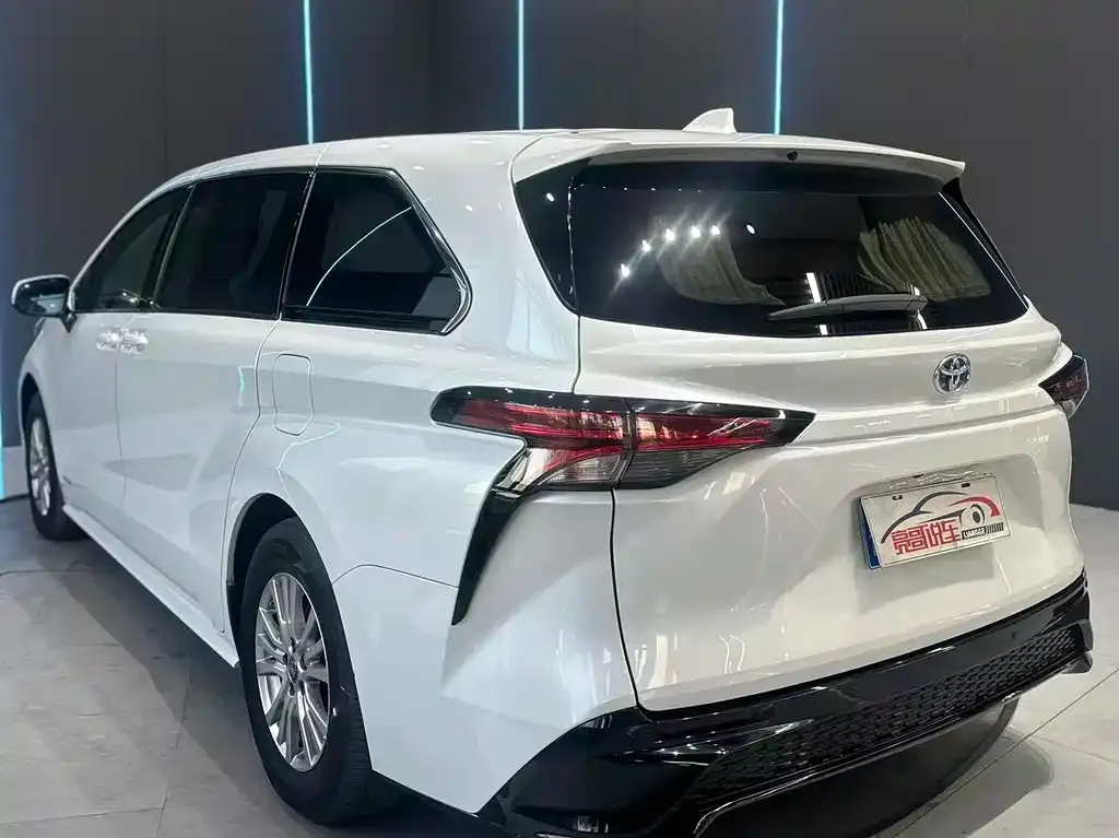 Toyota Sienna 2022 из CN, фото 7