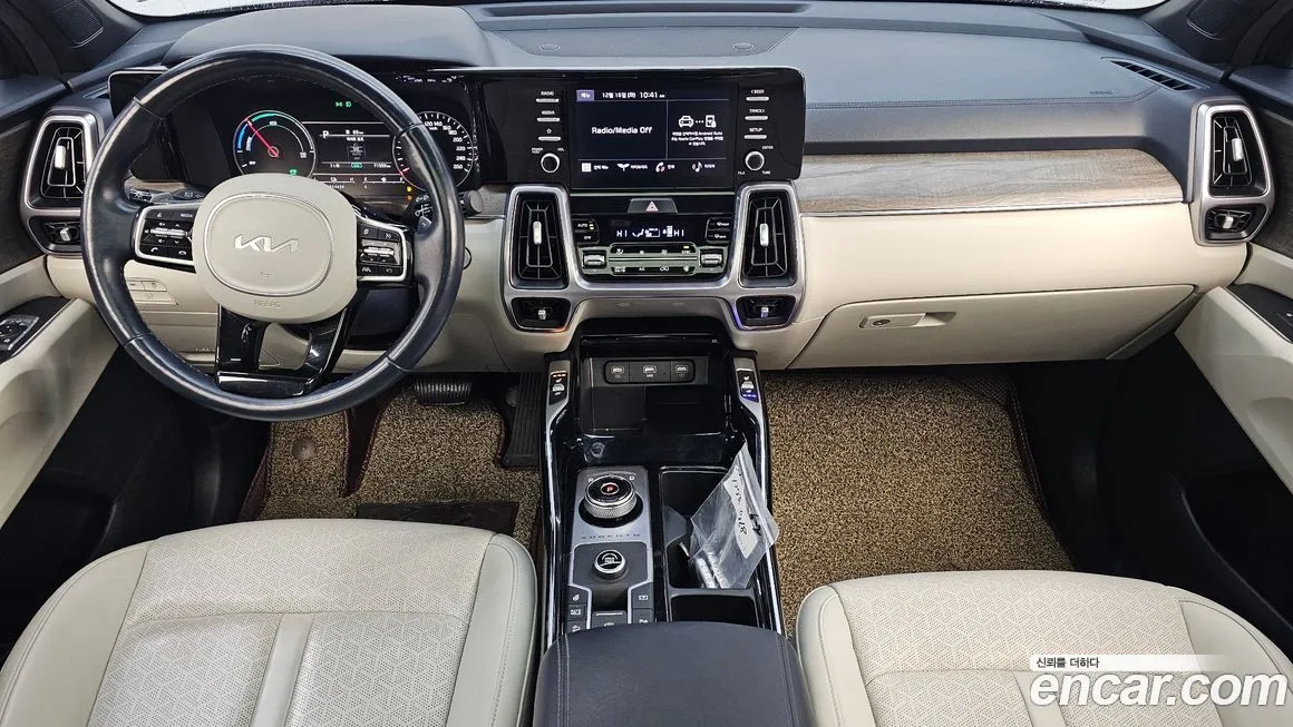 Kia Sorento — фото 7