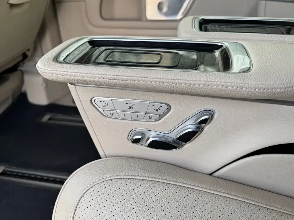Mercedes-Benz V-Class 2023 из CN, фото 6