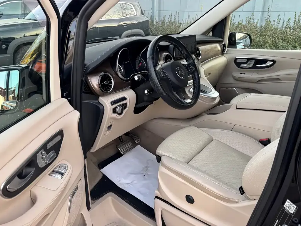 Mercedes-Benz V-Class 2023 из CN, фото 9