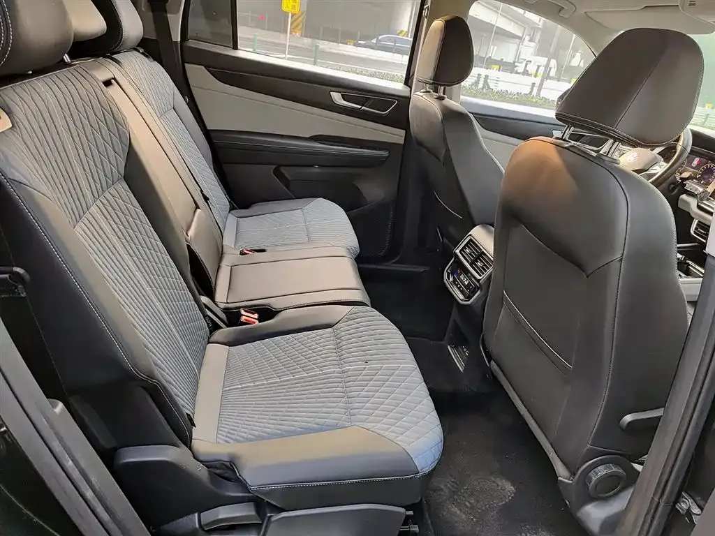Volkswagen Teramont 2023 из CN, фото 10