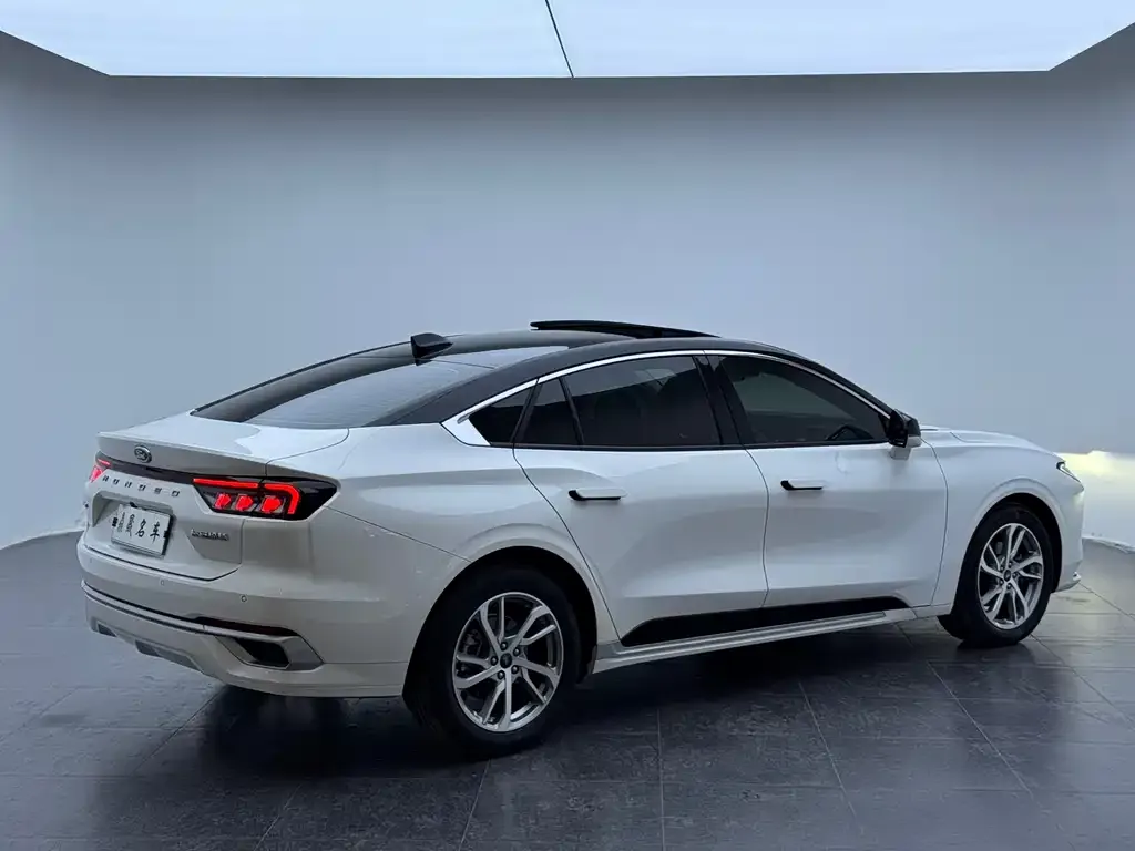 Ford Mondeo 2023 из CN, фото 4