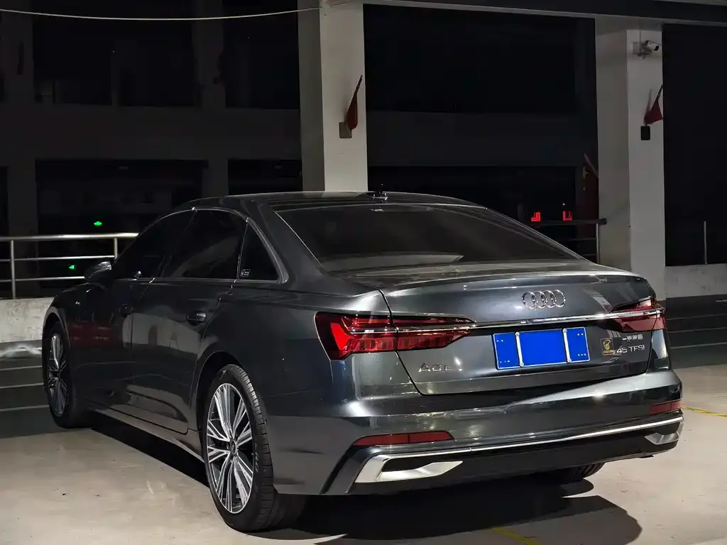 Audi A6L 2023 из CN, фото 2