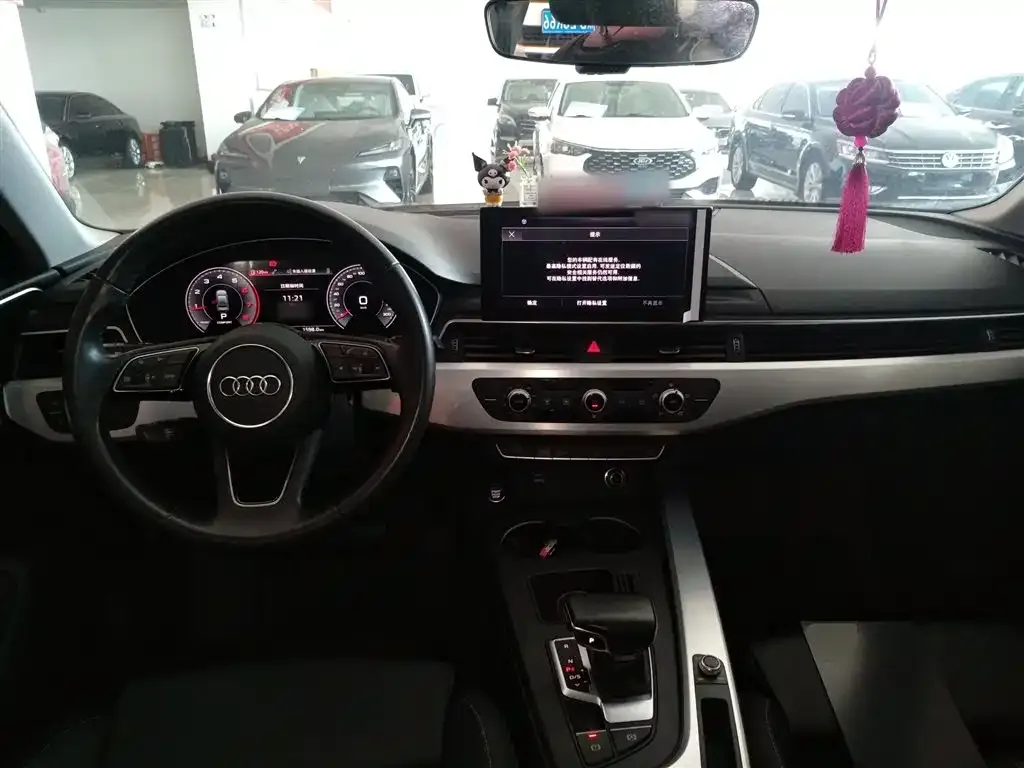 Audi A4L 2023 из CN, фото 10