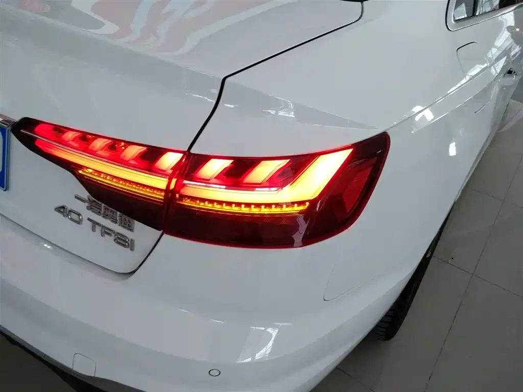 Audi A4L 2023 из CN, фото 8