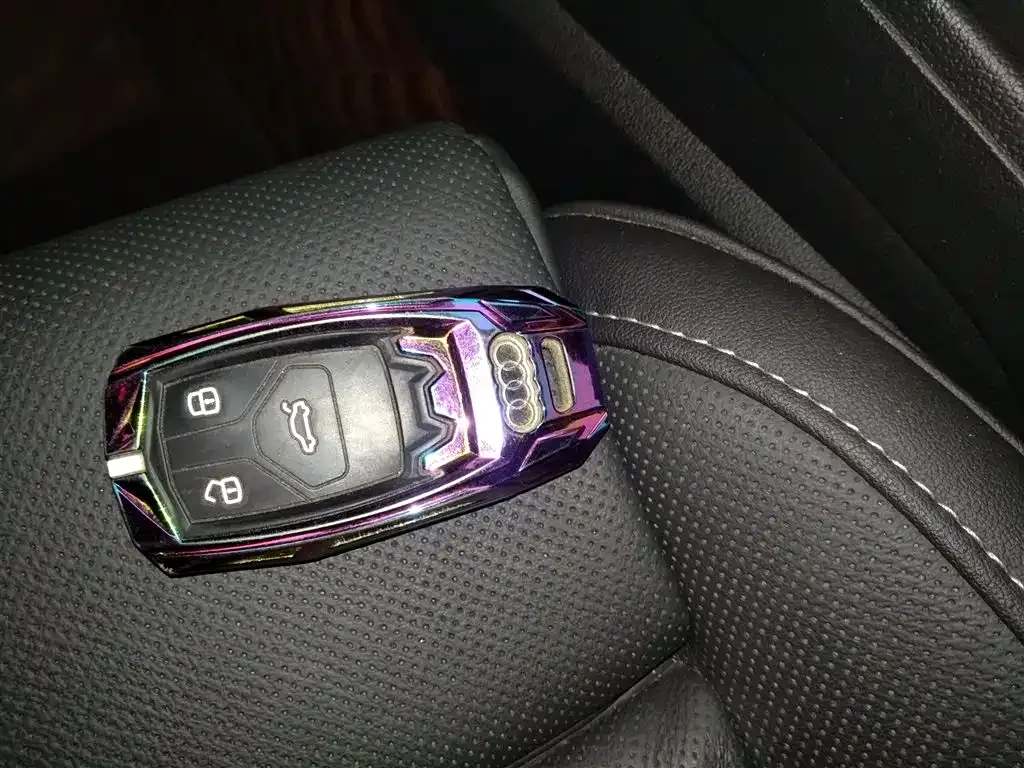 Audi A4L 2023 из CN, фото 9