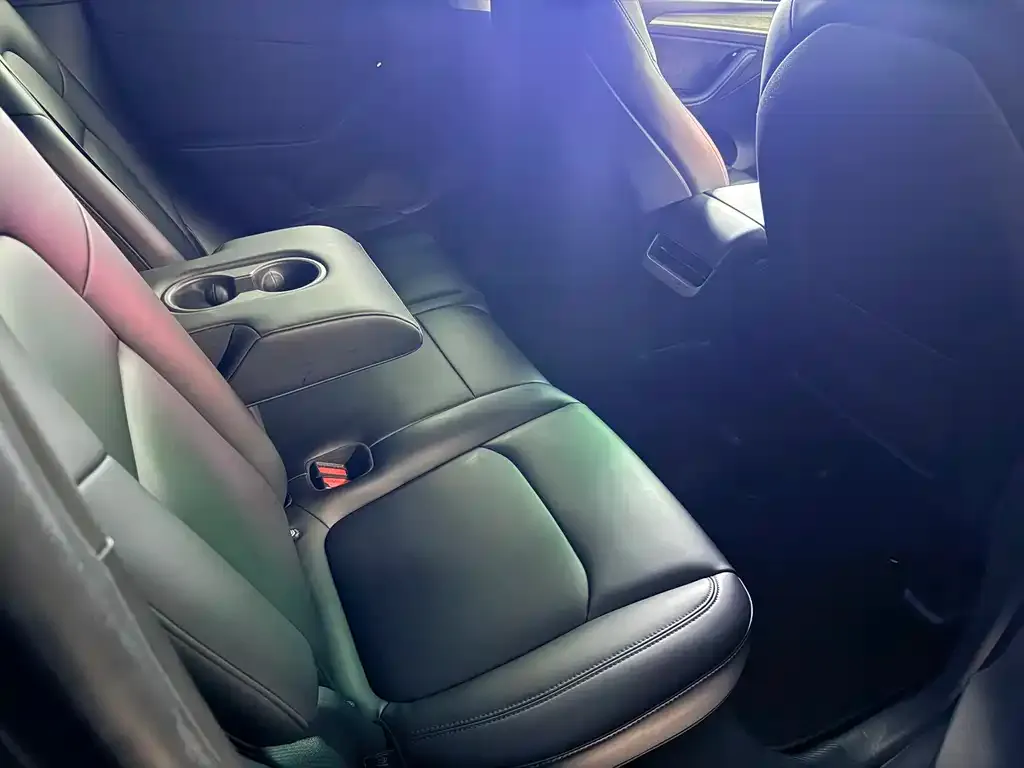 Tesla Model Y 2023 из CN, фото 5