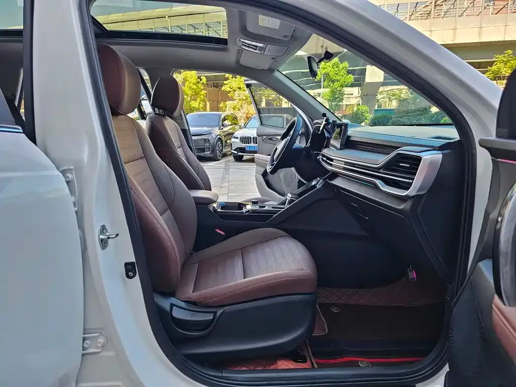 Kia Sportage 2023 из CN, фото 10