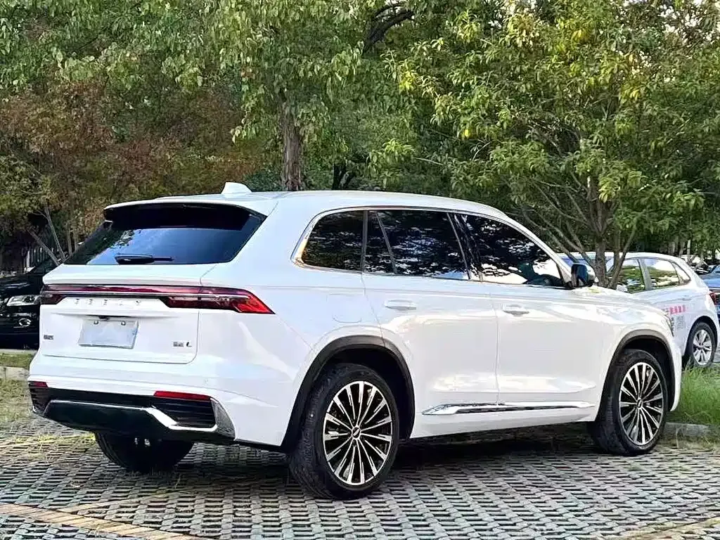 Geely Xingyue L — фото 8