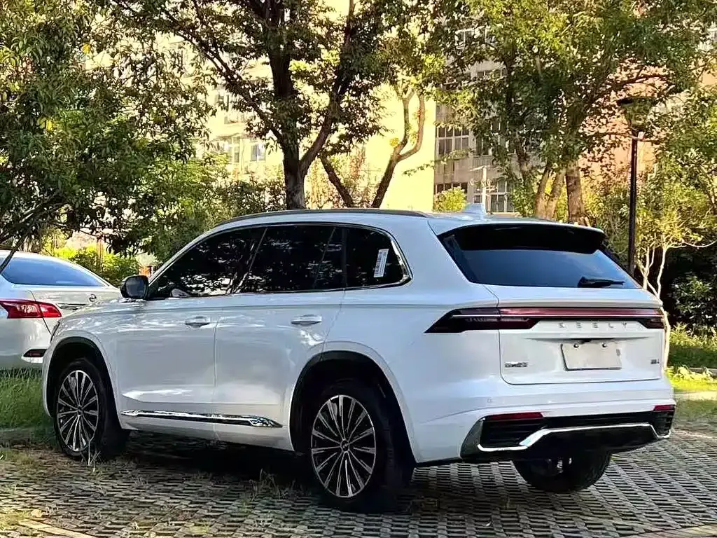 Geely Xingyue L — фото 9