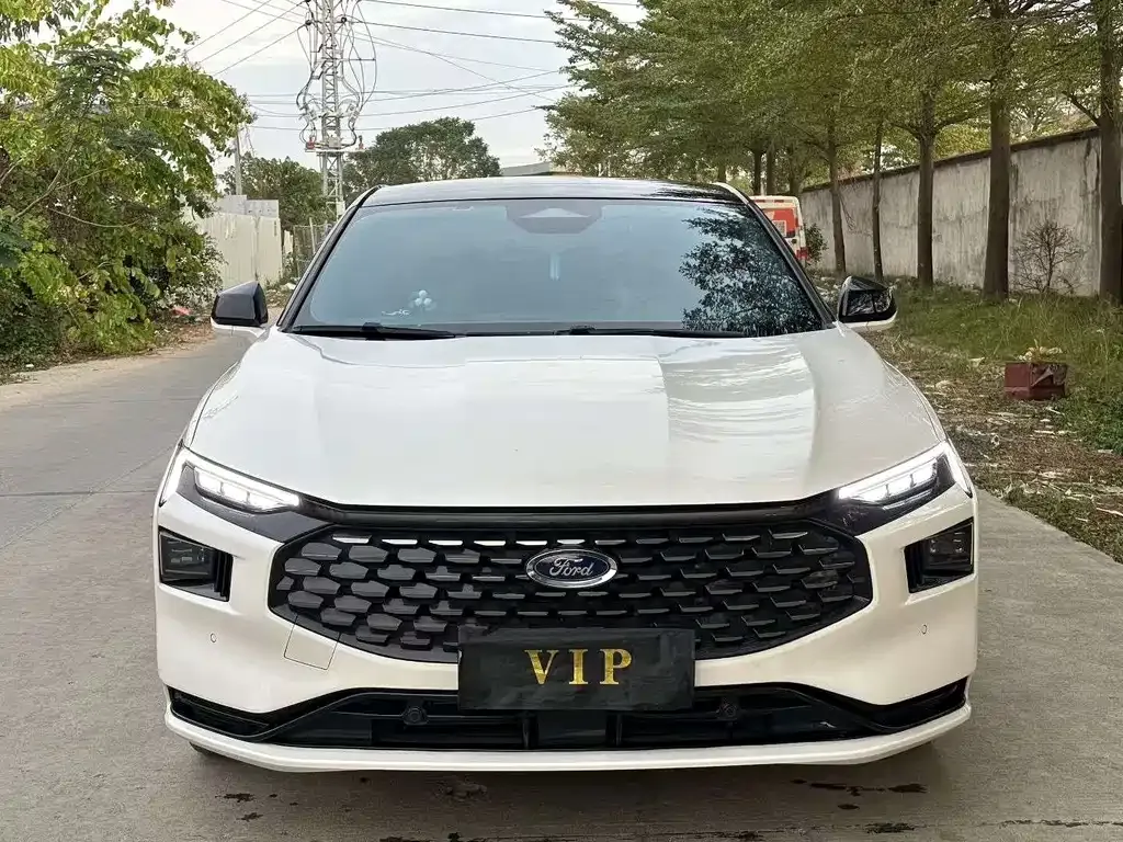 Ford Mondeo 2023 из CN, фото 2