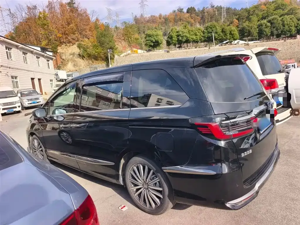 Honda Elysion 2022 из CN, фото 5