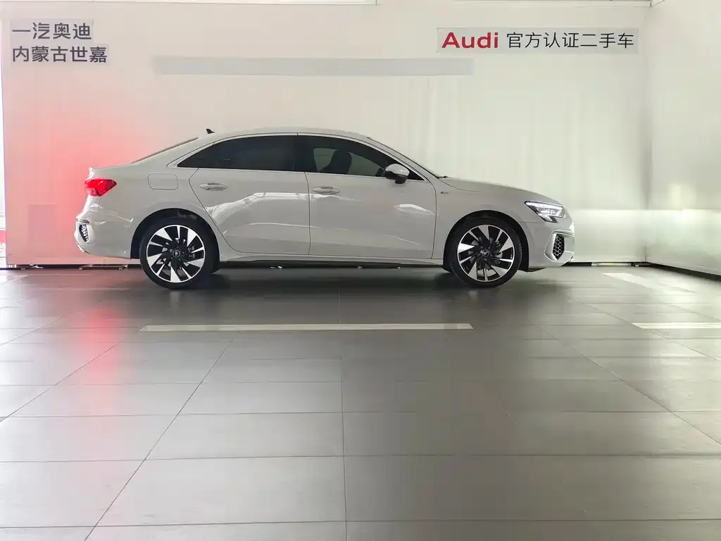 Audi A3 2023 из CN, фото 4