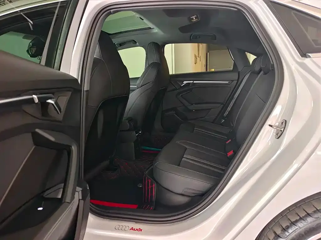 Audi A3 2023 из CN, фото 8