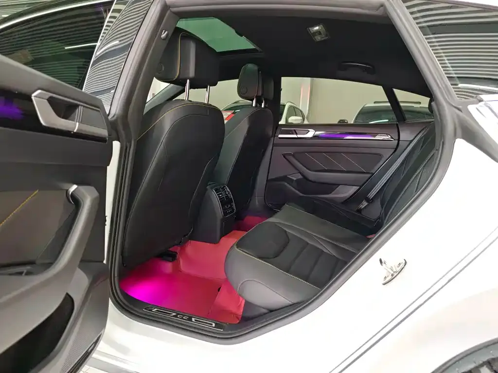Volkswagen CC 2024 из CN, фото 9
