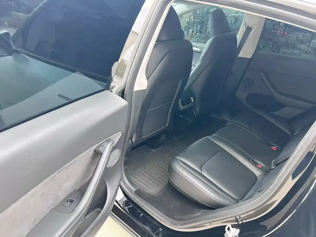 Tesla Model Y 2023 из CN, фото 8