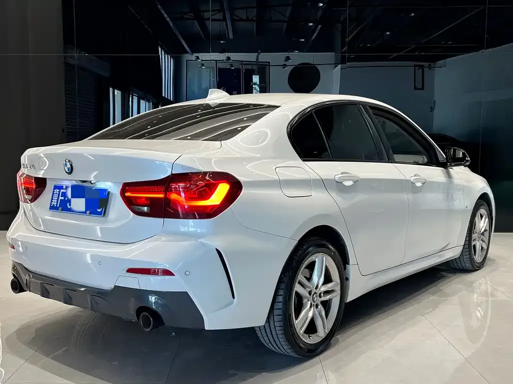 BMW 1 Series 2023 из CN, фото 4