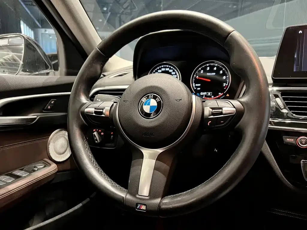 BMW 1 Series 2023 из CN, фото 9