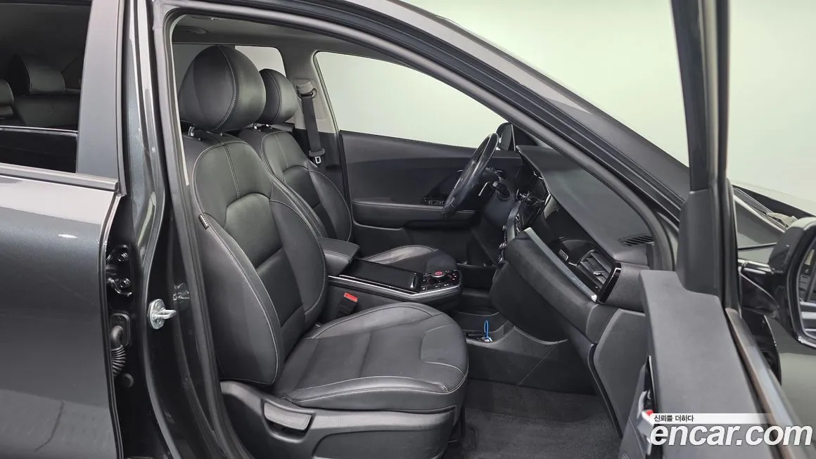 Kia Niro — фото 10