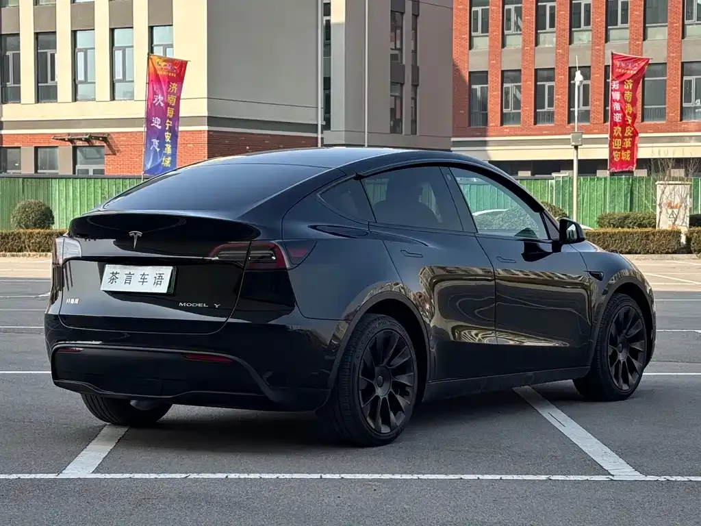 Tesla Model Y — фото 4