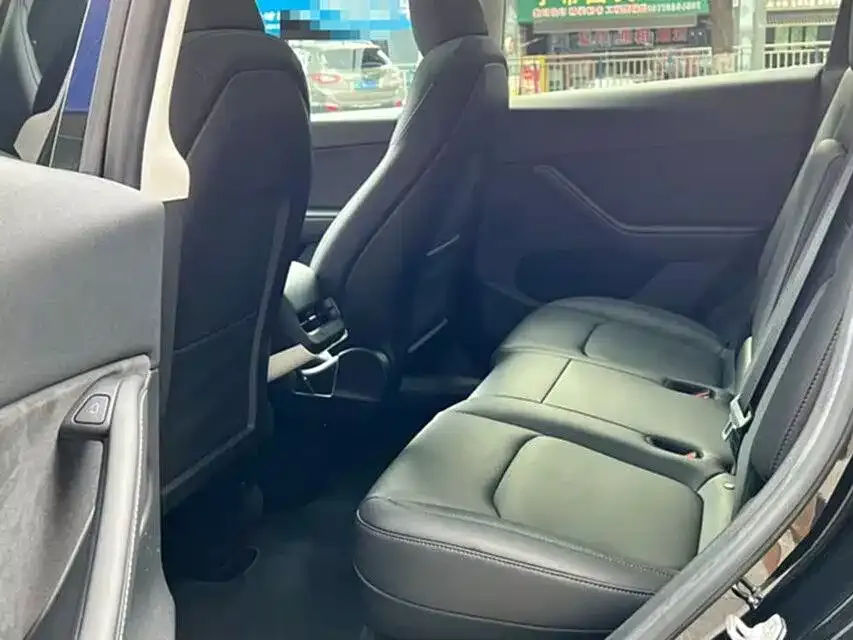 Tesla Model Y 2023 из CN, фото 4
