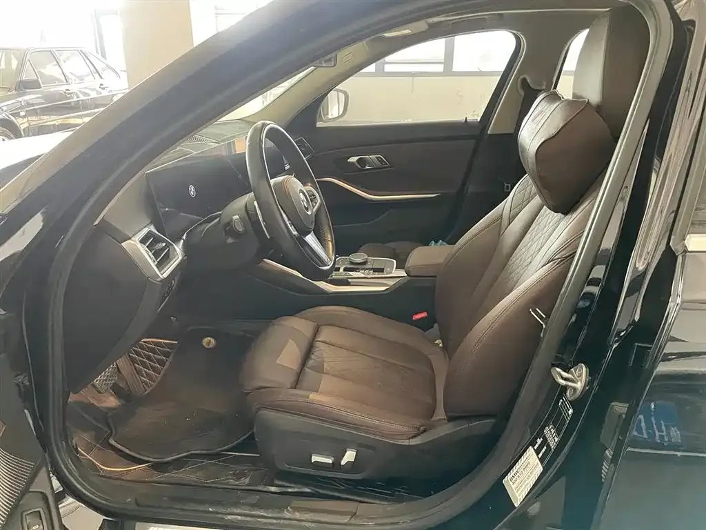 BMW 3 Series 2023 из CN, фото 8