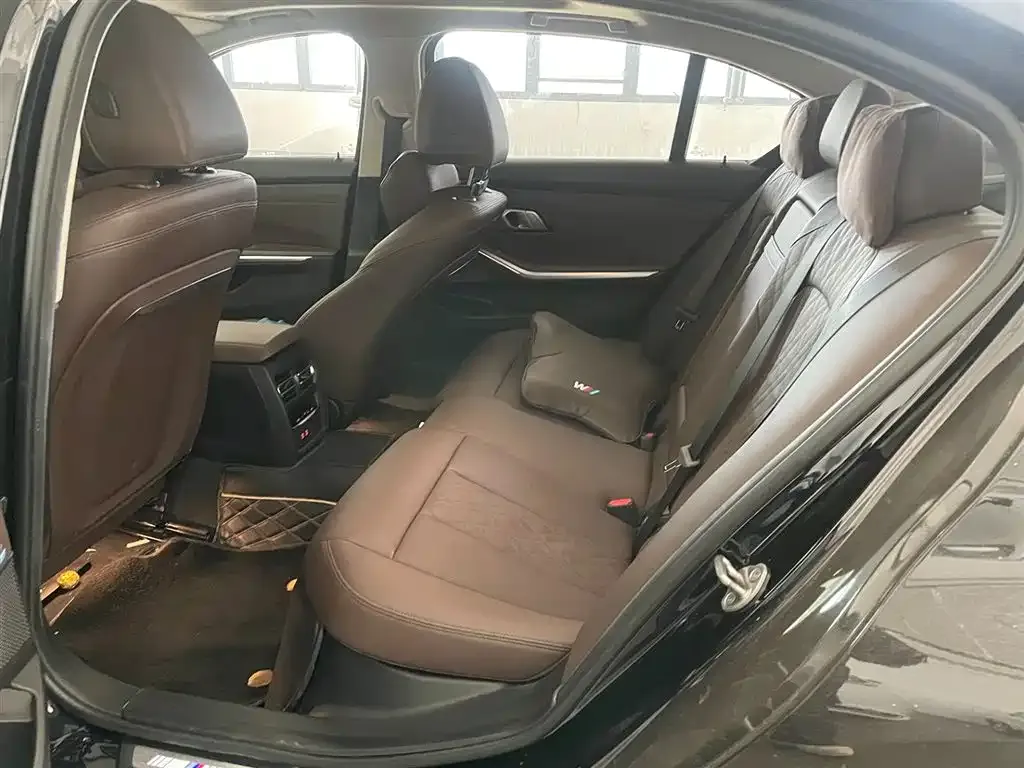 BMW 3 Series 2023 из CN, фото 9