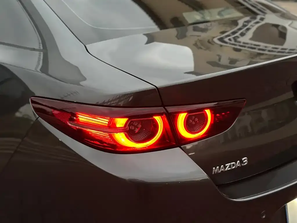 Mazda 3 Axela 2023 из CN, фото 10