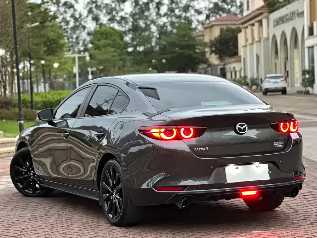 Mazda 3 Axela 2023 из CN, фото 4