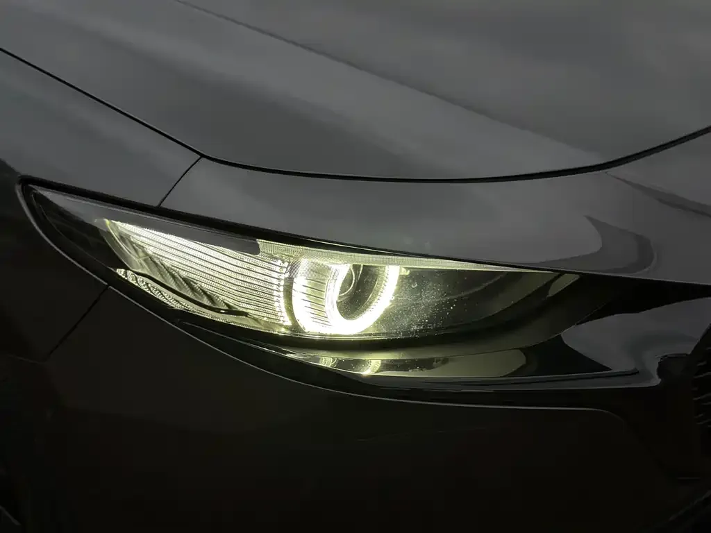 Mazda 3 Axela 2023 из CN, фото 8