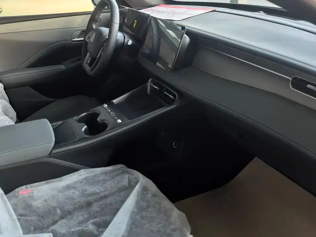 BYD Qin PLUS 2025 из CN, фото 6