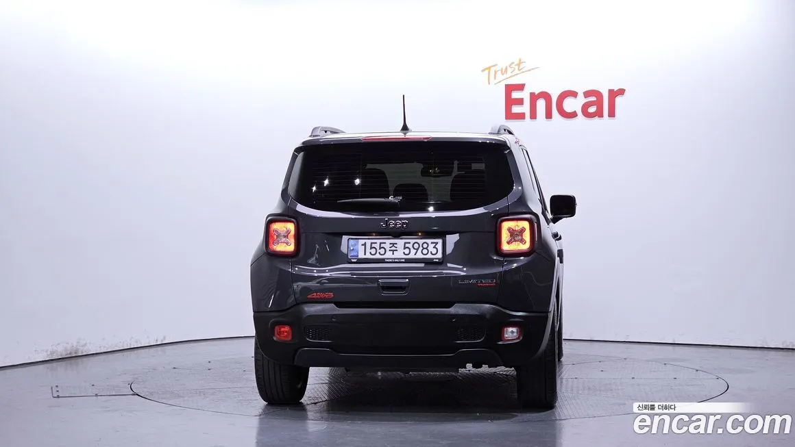 Jeep Renegade — фото 4