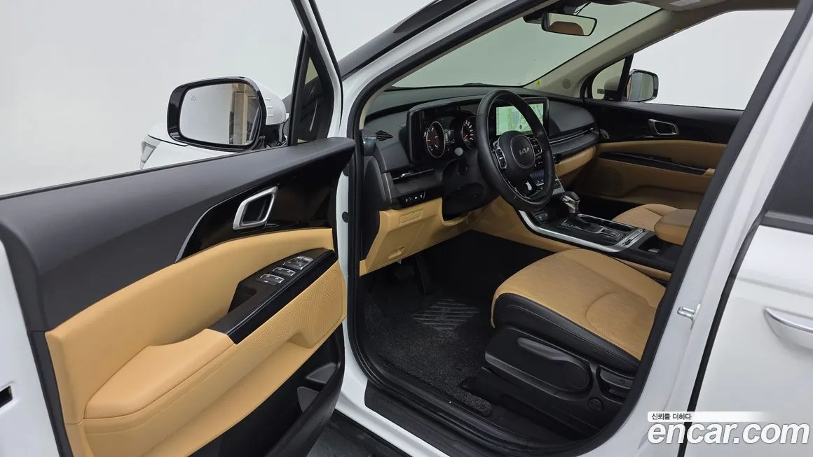 Kia Carnival — фото 10