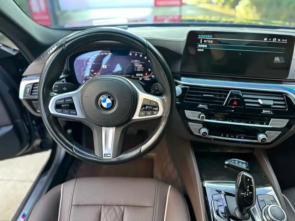 BMW 5 Series 2022 из CN, фото 9