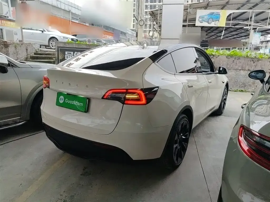 Tesla Model Y 2024 из CN, фото 7