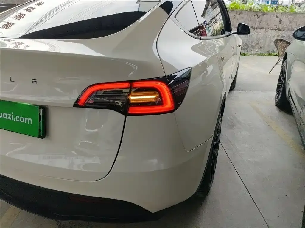 Tesla Model Y 2024 из CN, фото 8
