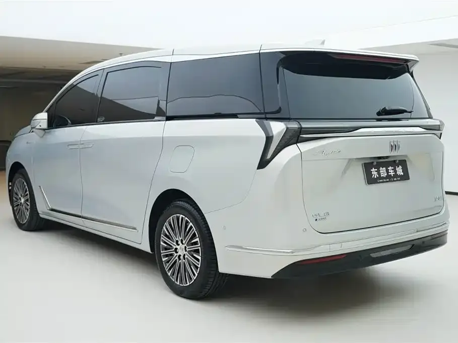 Buick GL8 Hybrid — фото 4