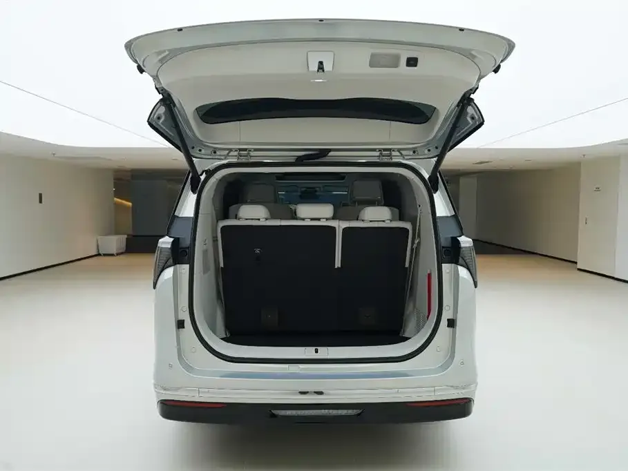 Buick GL8 Hybrid — фото 6