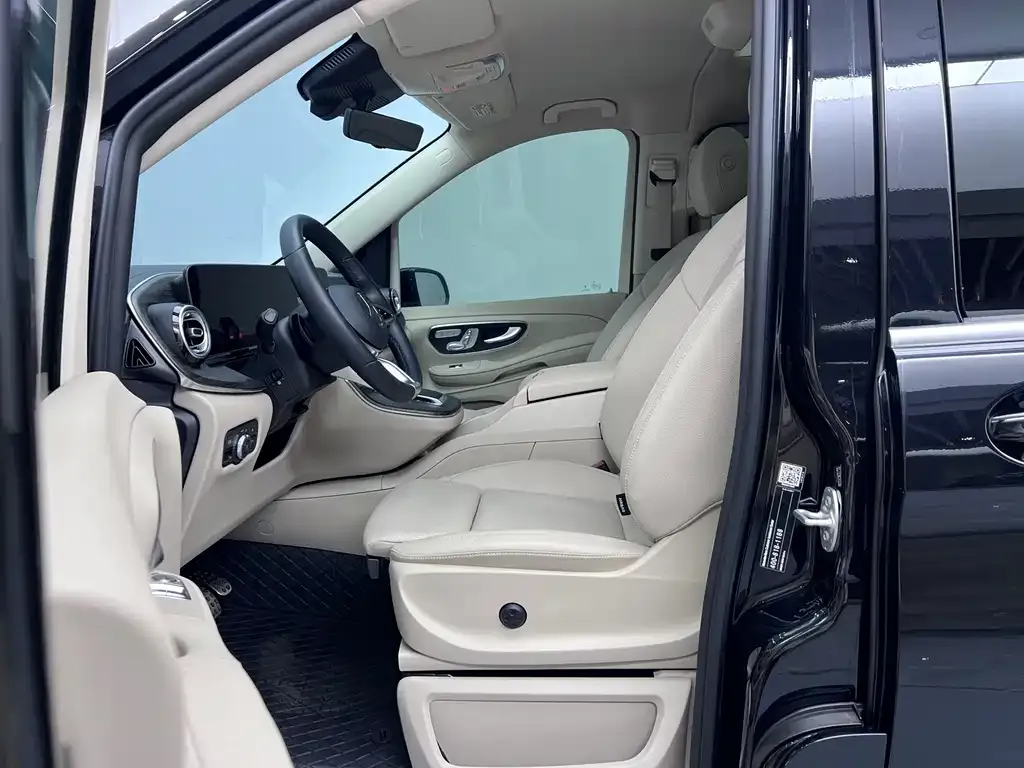 Mercedes-Benz V-Class 2025 из CN, фото 4