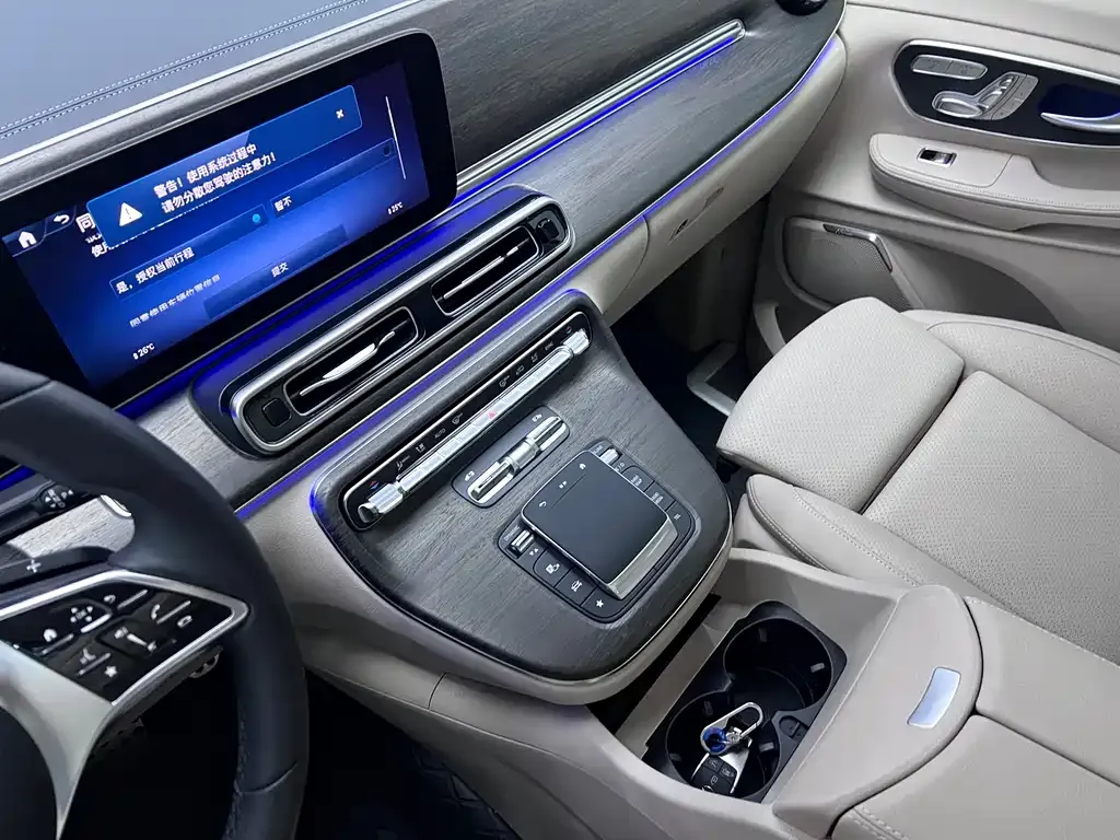 Mercedes-Benz V-Class 2025 из CN, фото 8
