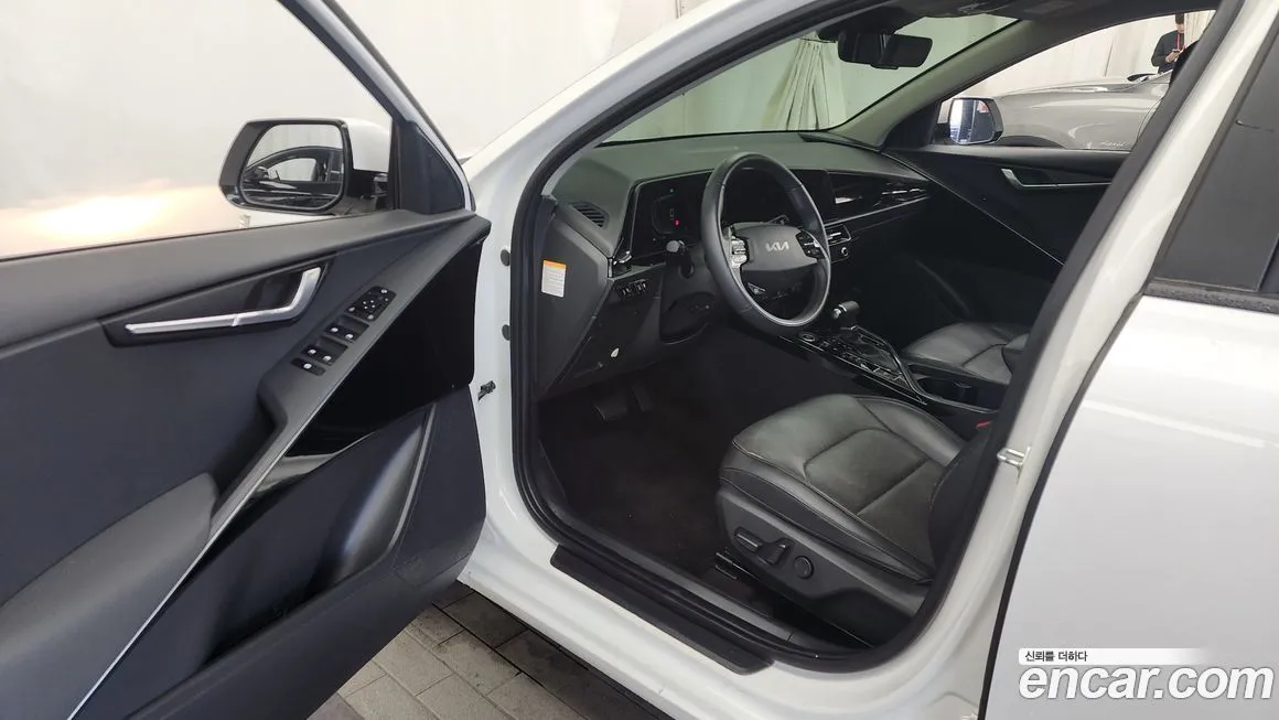 Kia Niro — фото 10