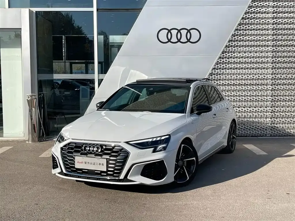 Audi A3 — фото 1
