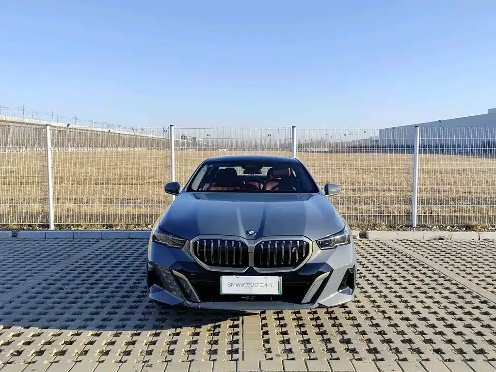 BMW i5 2025 из CN, фото 2