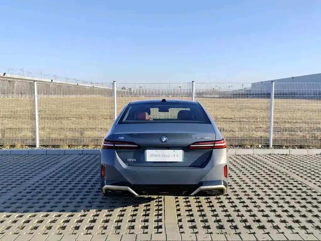 BMW i5 2025 из CN, фото 5