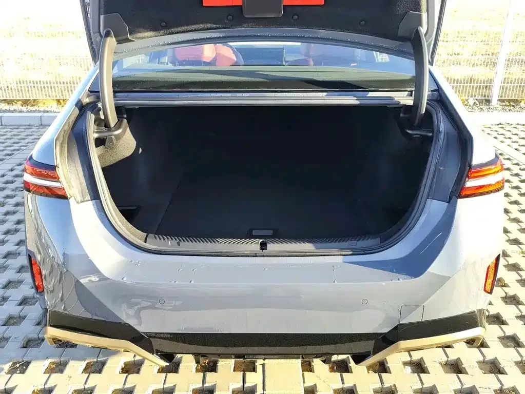 BMW i5 2025 из CN, фото 6