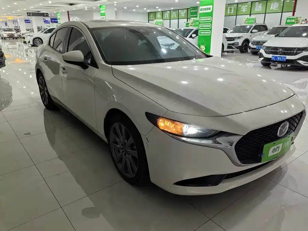 Mazda 3 Axela 2023 из CN, фото 2