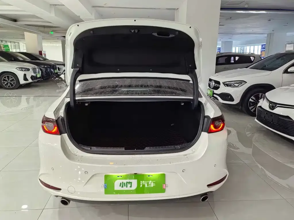 Mazda 3 Axela 2023 из CN, фото 4